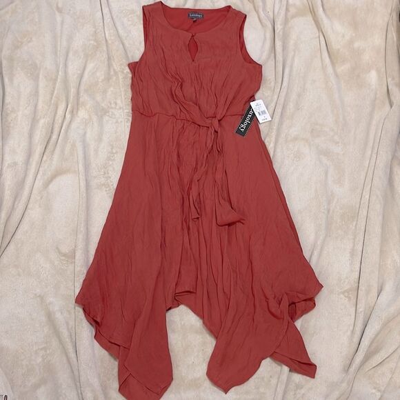 NWT- Luxology - 8 - Picture 1 of 9